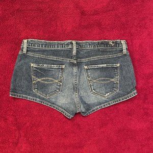 Abercrombie & Fitch dark low-rise denim shorts. Size 4/short.